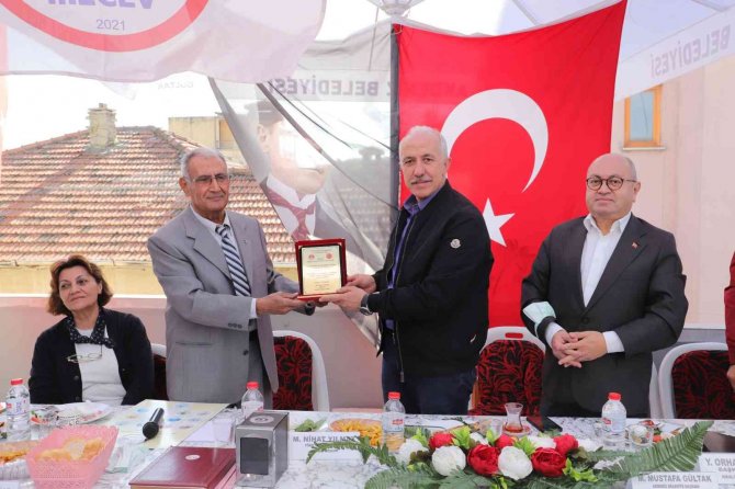 Gültak: “Mersin Güzel Bir Kent Olacaksa Kentsel Dönüşüm Şart”