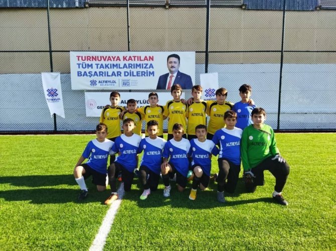 Altıeylül Çocuk Futbol Turnuvası’nda Ödül Töreni