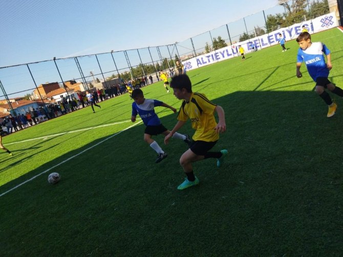 Altıeylül Çocuk Futbol Turnuvası’nda Ödül Töreni