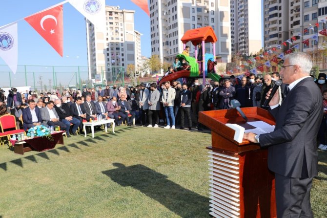 Ahmet Kekeç Semt Kütüphanesi Yoğun Katılımla Açıldı