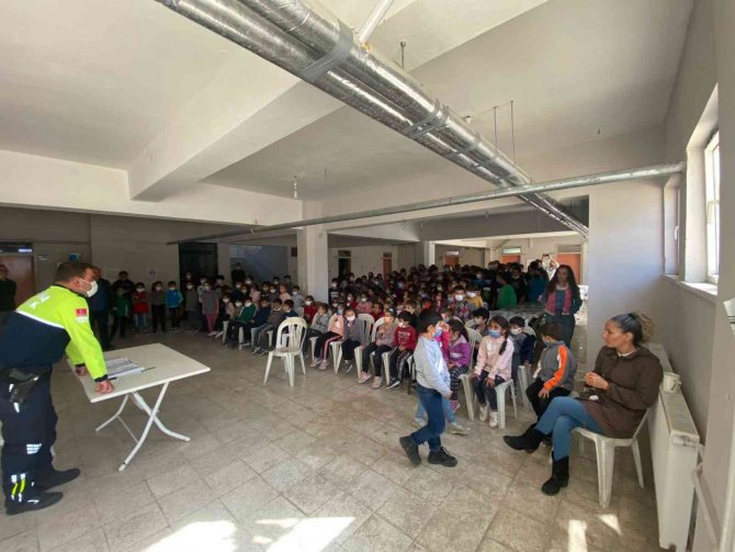 Jandarmadan Emniyet Kemeri Farkındalık Eğitimi