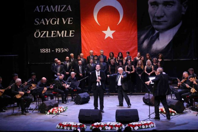 Büyükşehirin Türk Halk Müziği Korosu Atatürk’ü Türkülerle Andı