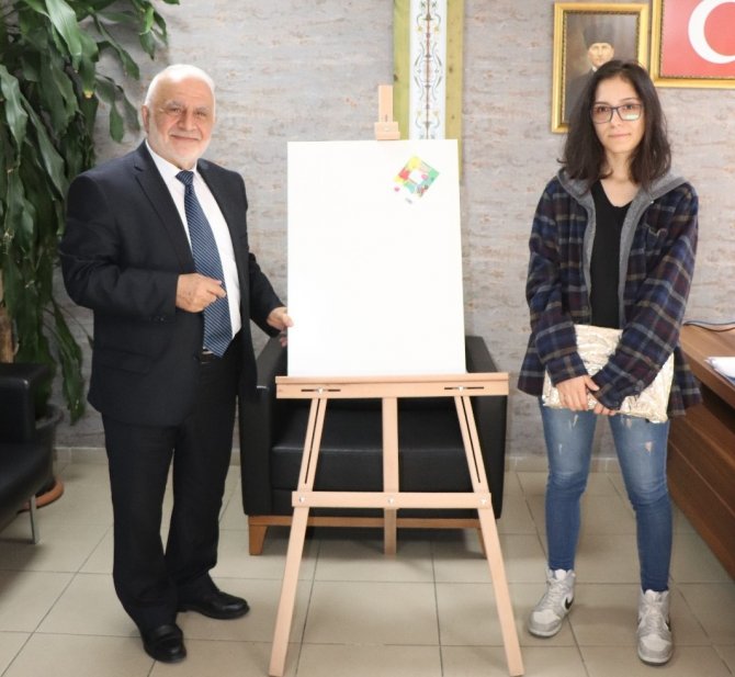 "Fırçalarım Kötü" Dedi Belediye Yenisini Hediye Etti