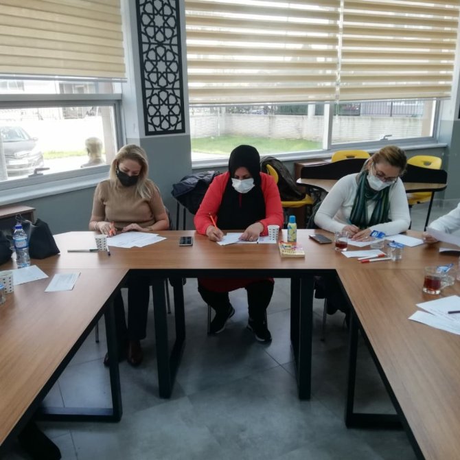 Anne Baba Eğitimleri Başlandı