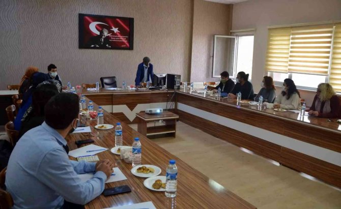 Ebyü’de “Eğitim Sosyolojisi Ve İ̇sveç’te Göçmenlerinin Entegrasyonu” Temalı Söyleşiler Gerçekleştirildi