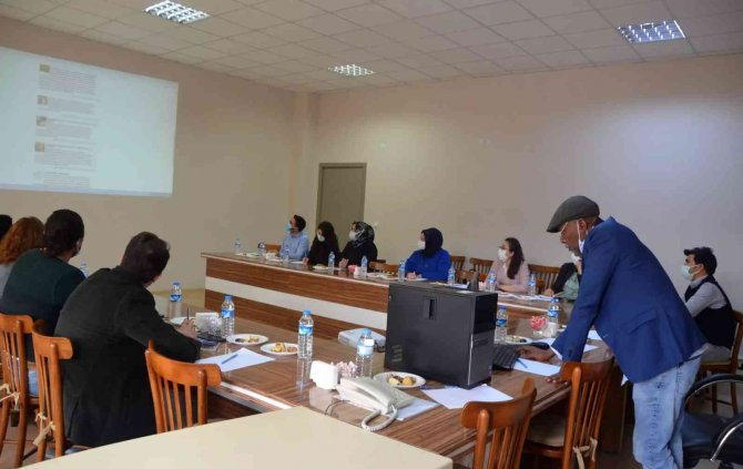 Ebyü’de “Eğitim Sosyolojisi Ve İ̇sveç’te Göçmenlerinin Entegrasyonu” Temalı Söyleşiler Gerçekleştirildi