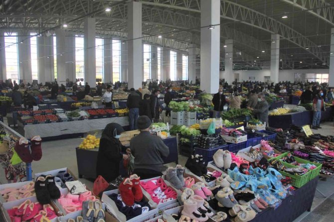 Erzincan’da, Kış Öncesi Kapalı Halk Pazarı Hizmete Girdi