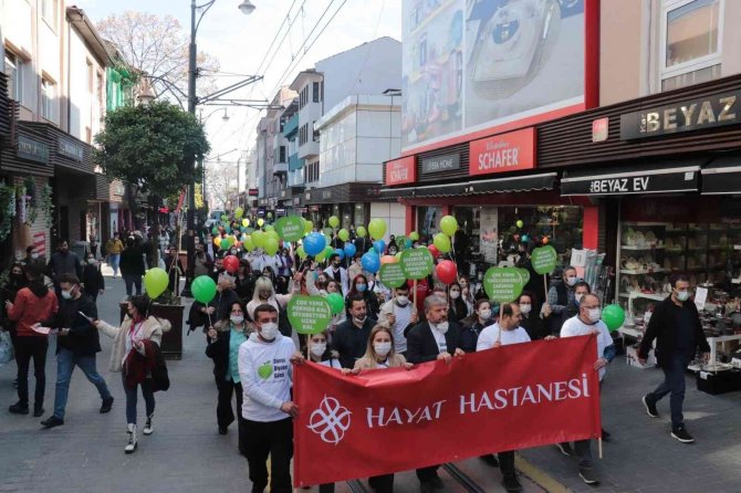 Sağlıkçılar "Hareket Berekettir" Sloganıyla Yürüdü