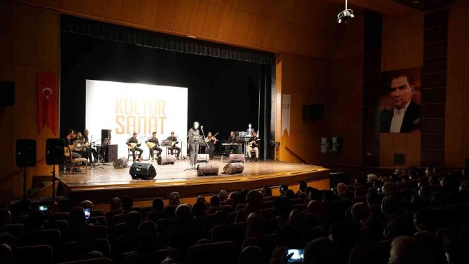Bizden Ezgiler Kulakların Pasını Sildi