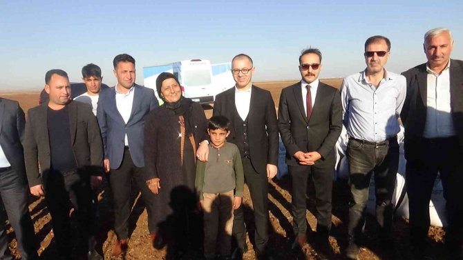 Kayapınar’da Pazar Yerlerinde Atıklarla Ele Edilen Kompostlar, 3 Çiftçiye Dağıtıldı