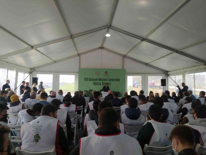 Milli Eğitim Bakanı Mahmut Özer, Meslek Liselerinde Hatıra Ormanı Fidan Dikim Törenine Katıldı