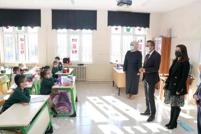 Öğrenciler 15 Temmuz’u Resimleriyle Anlattı