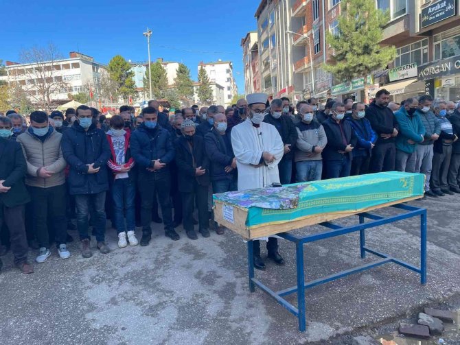 Boşanmak İstediği Kocasının Minibüsle Çarparak Öldürdüğü Kadın Son Yolculuğuna Uğurlandı