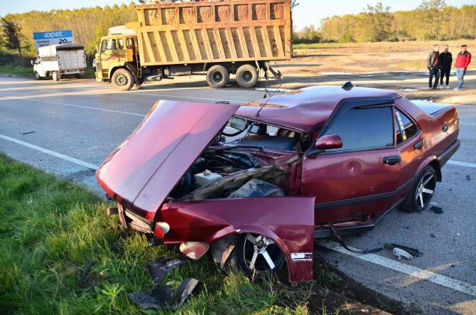 Samsun’da 2 Otomobil Çarpıştı