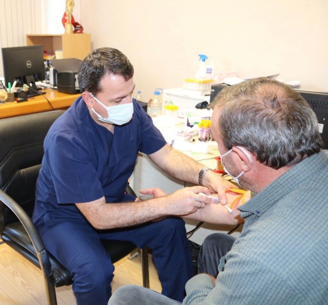 Kamu Kurumu Çalışanlarına Sağlık Taraması