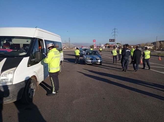 Suşehri’nde “Yol Ver Hayata” Dediler