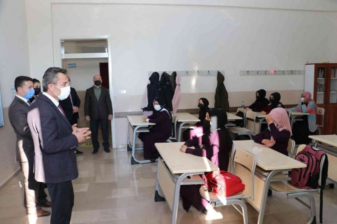 Sivas’ta Hayırseverden Eğitime Destek