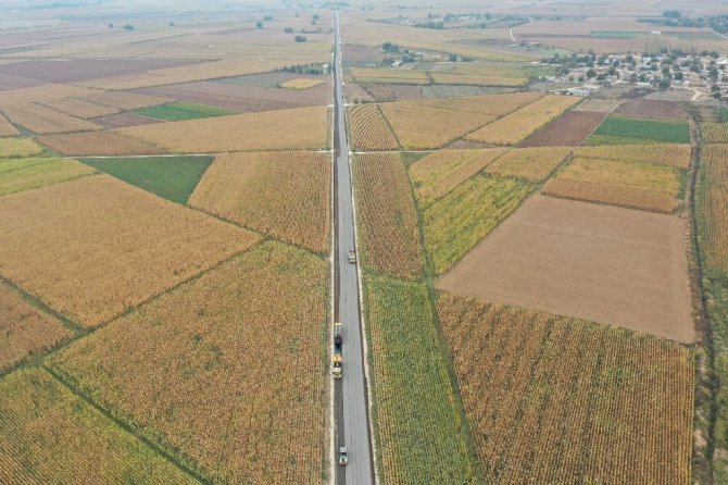Suruç Kırsalı Kış Öncesi Sathi Asfaltla Buluşuyor