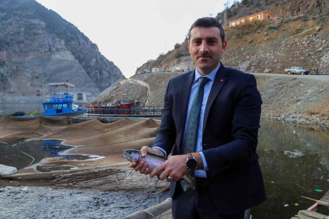 Bu Barajda Yılın 12 Ayı Balık Üretilebiliyor