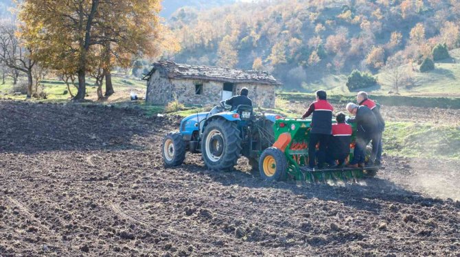 Bin Dekarlık Atıl Durumdaki Tarımsal Arazi Üretime Kazandırıldı
