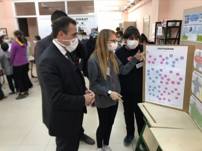 Burhaniye’de Tübitak 4006 Bilim Fuarı İlgi Gördü