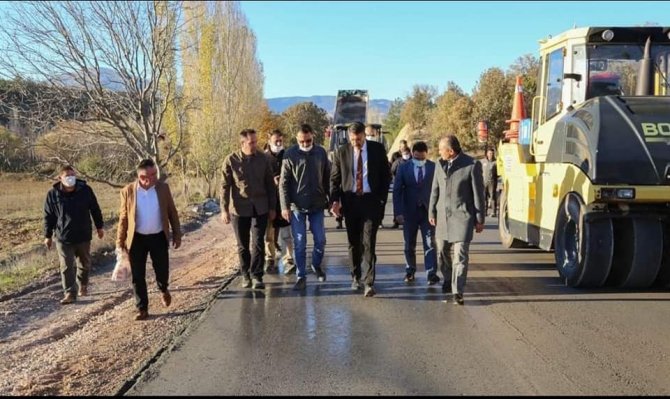Vali Ali Çelik Gediz’de Yol Yapım Çalışmasını İnceledi
