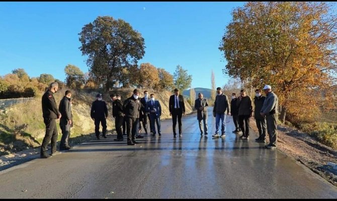 Vali Ali Çelik Gediz’de Yol Yapım Çalışmasını İnceledi