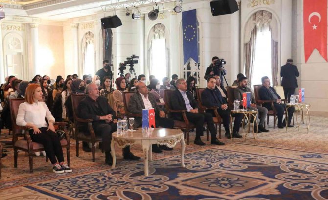 Van’da “Ab-türkiye Gençlik İ̇klim Formu” Düzenlendi