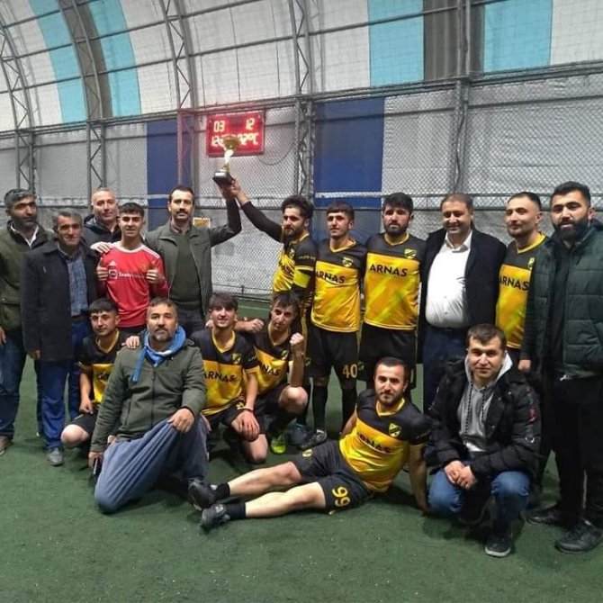 Bahçesaray’da Futbol Turnuvası