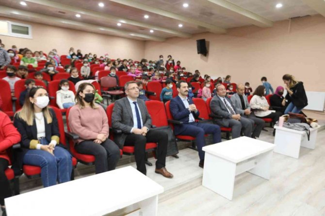 “Vohoo Ve Arkadaşları” İsimli Oyun Bahçesaray’da Sahnelendi