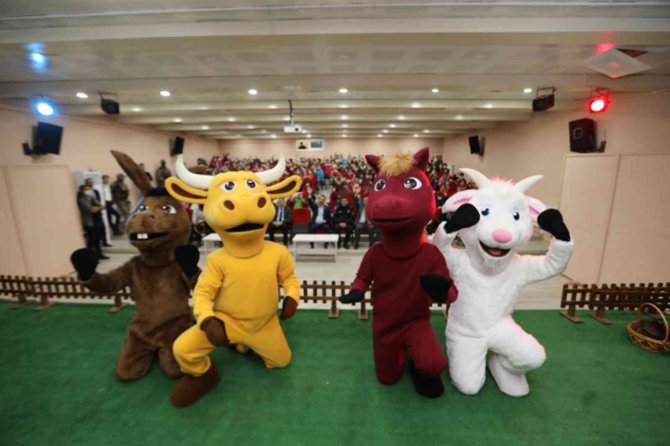 “Vohoo Ve Arkadaşları” İsimli Oyun Bahçesaray’da Sahnelendi