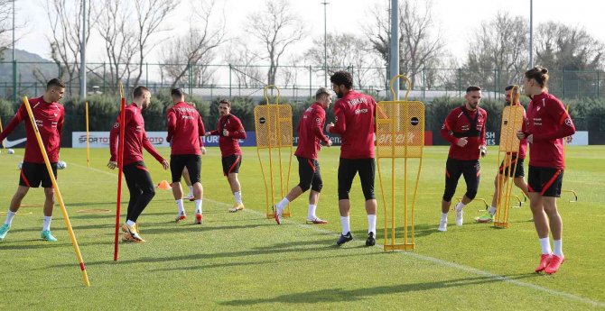 A Milliler, Karadağ Yolculuğu Öncesi Riva’da Çalıştı