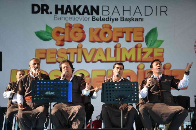 Bahçelievler’deki Festivalde 3 Ton Çiğ Köfte Dağıtıldı