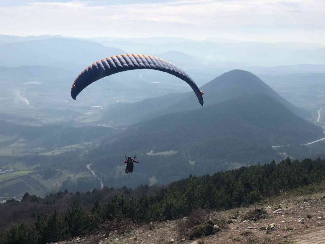 Paraşütçü Ve Kanoculardan Ata’ya Saygı Etkinliği