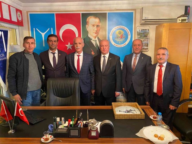 Bozüyük Belediye Başkan Yardımcıları Kocaeli Bilecikliler Derneği’ni Ziyaret Etti