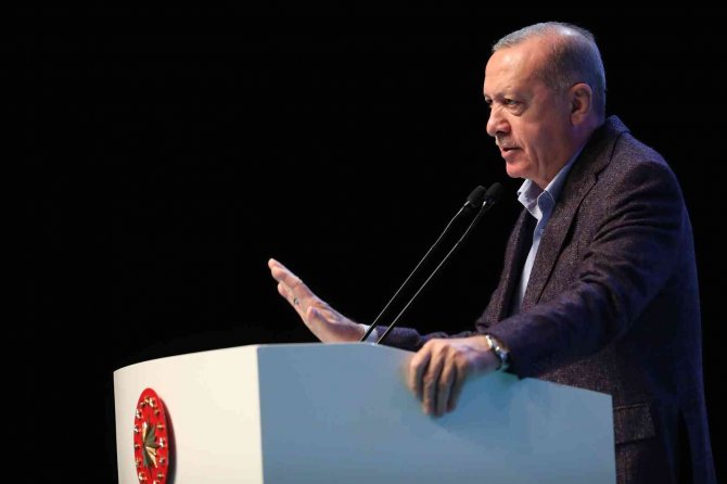 Cumhurbaşkanı Erdoğan: “Bay Kemal Memurları Tehdit Ediyor Ama Memur Kardeşlerim Bunlara Pabucu Bırakmayacak” (1)