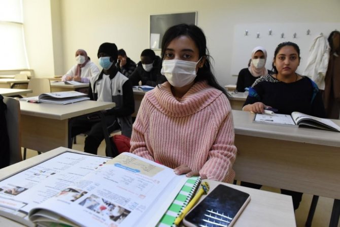 “Diriliş Ertuğrul” Hayranı Pakistanlı Doktor, Türkçe Öğrenmek İçin Çorum’a Geldi