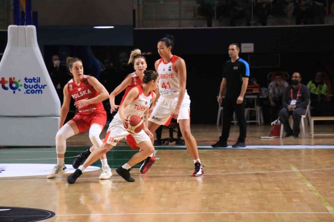 Eurobasket-2023 Eleme Maçı: Türkiye: 52 - Polonya: 41