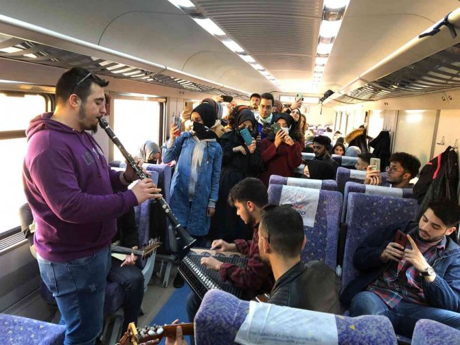 Fırat Üniversitesi’nden Tren Yolculuğu Ve Palu Gezisi