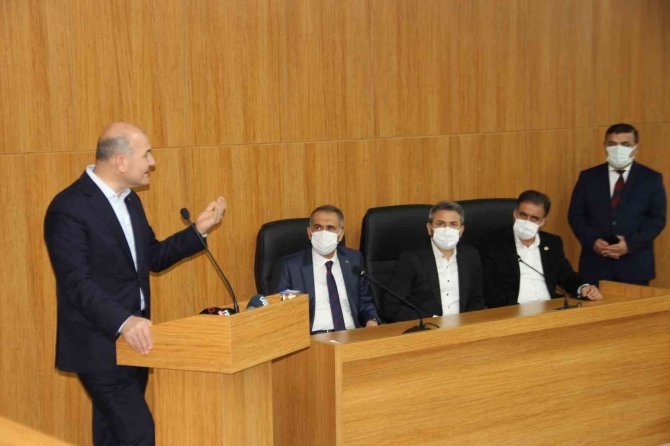 İ̇çişleri Bakanı Soylu: “Hizmet Üretemeyen Belediyeler Suçu Hükumete Atıyor”