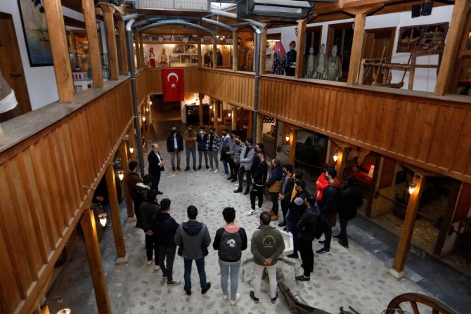 Üniversite Öğrencileri İ̇negöl’ü Tanıyor