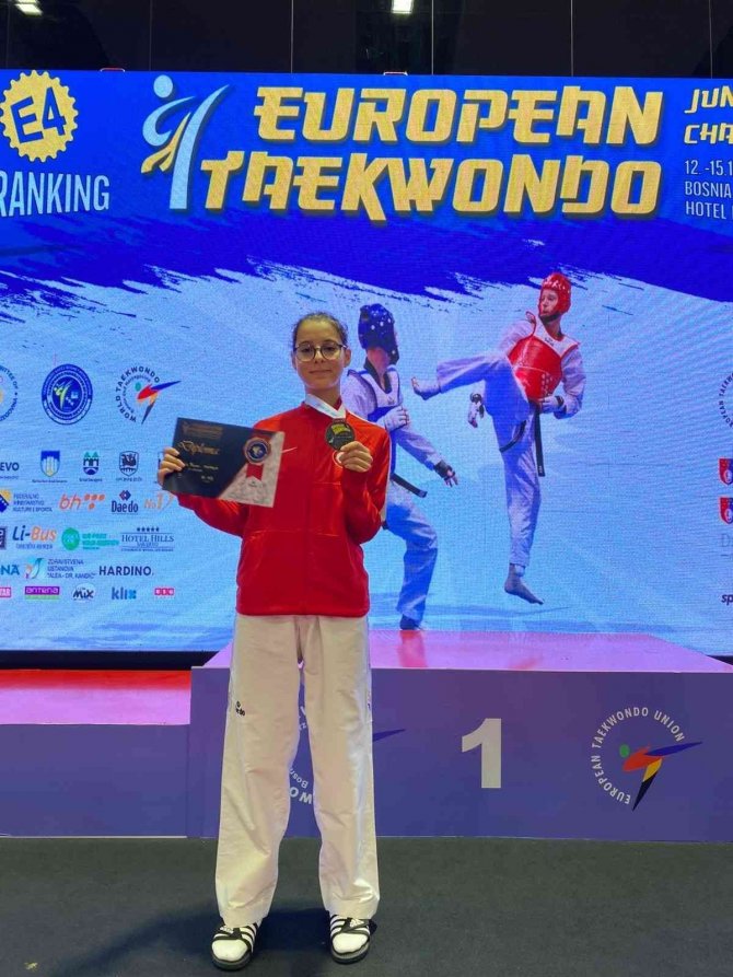 Alkışlar Hatice’ye