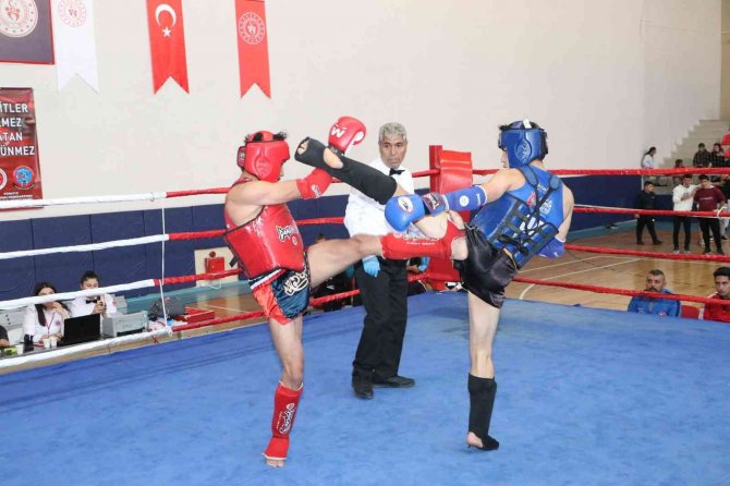 Alparslan Türkeş 2.geleneksel Muay Thai Müsabakaları Başladı