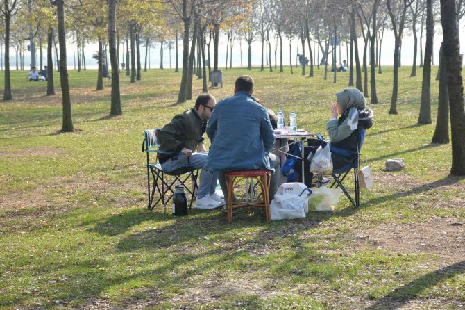 Doğuda Kar, Batıda Güneş