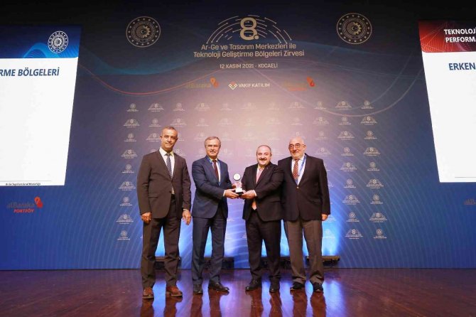 Innopark’a Sanayi Bakanı Varank’tan Ödül