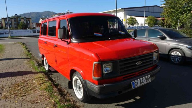 Sevdalısı Olduğu Minibüs İçin Servet Harcadı