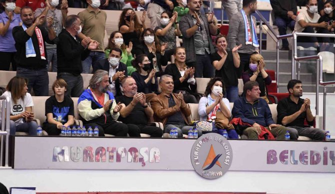 Muratpaşa’nın Sultanları Beşiktaş’ı Mağlup Etti