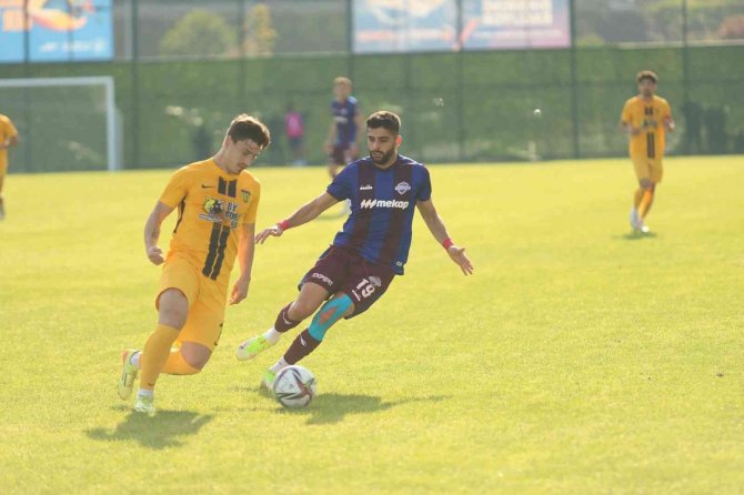 Tff 2 Lig : Hekimoğlu Trabzon Fk: 1- Bayburt Özel İ̇dare: 1
