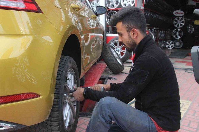 Lastikçilerde Kış Lastiği Hareketliliği
