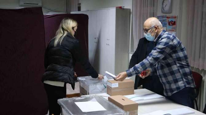 Türkiye’de Yaşayan Bulgaristan Vatandaşları Sandığa Koştu